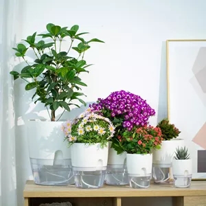 Горшок для растений пластиковый