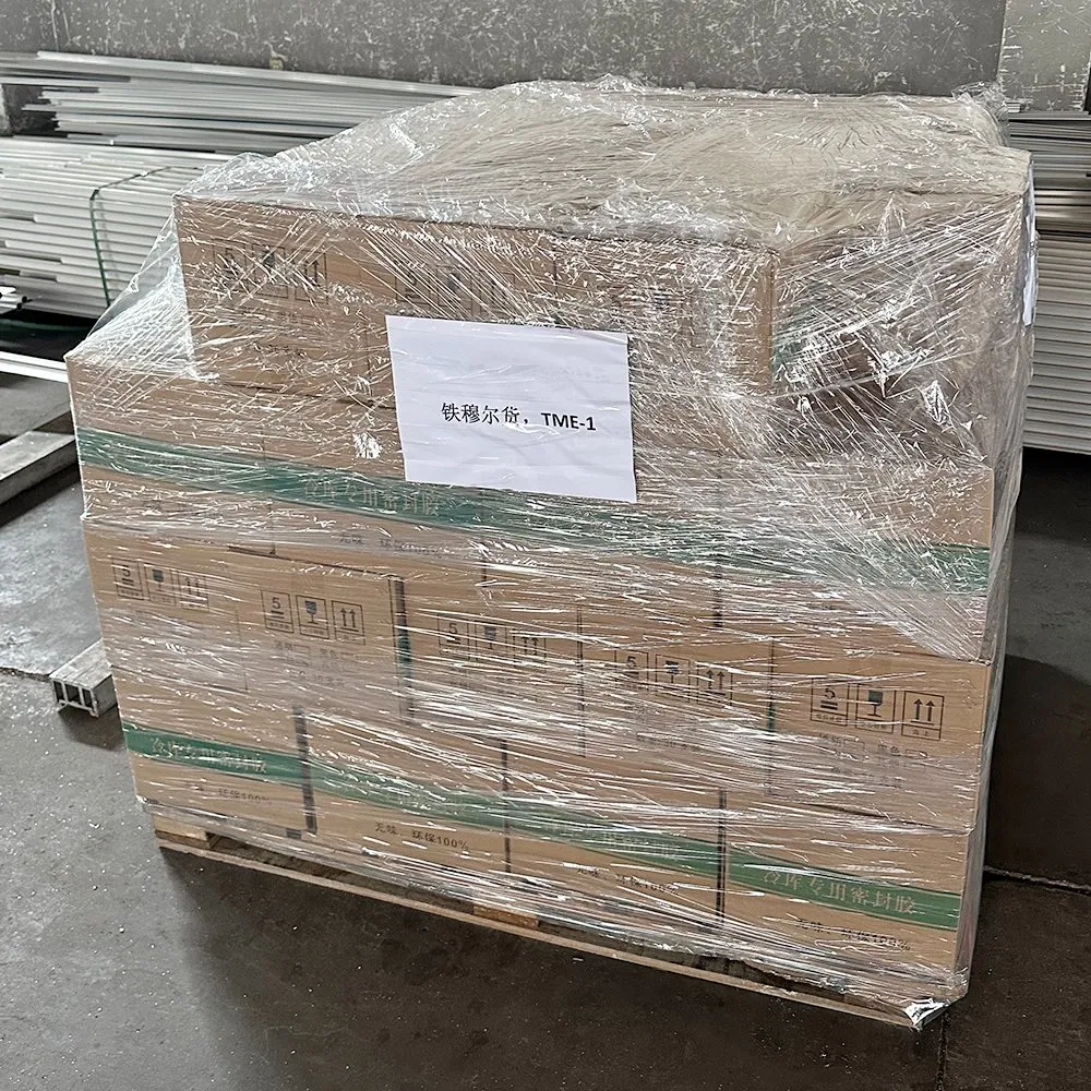 Anti-Cracking Butyl PU Spray Super Adhesive Cold Solid Polyurethane Liquid Storage Sealant Glue