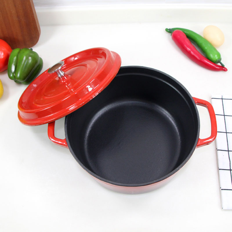 Чугунная эмалированная кастрюля 24 см Cookwin