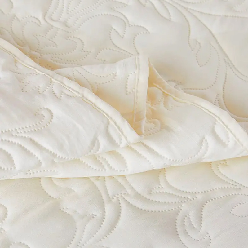 High Quality Colchas 3PC Microfiber Patchwork King Size Elegant Embossed Quilt Bedding Bedspread