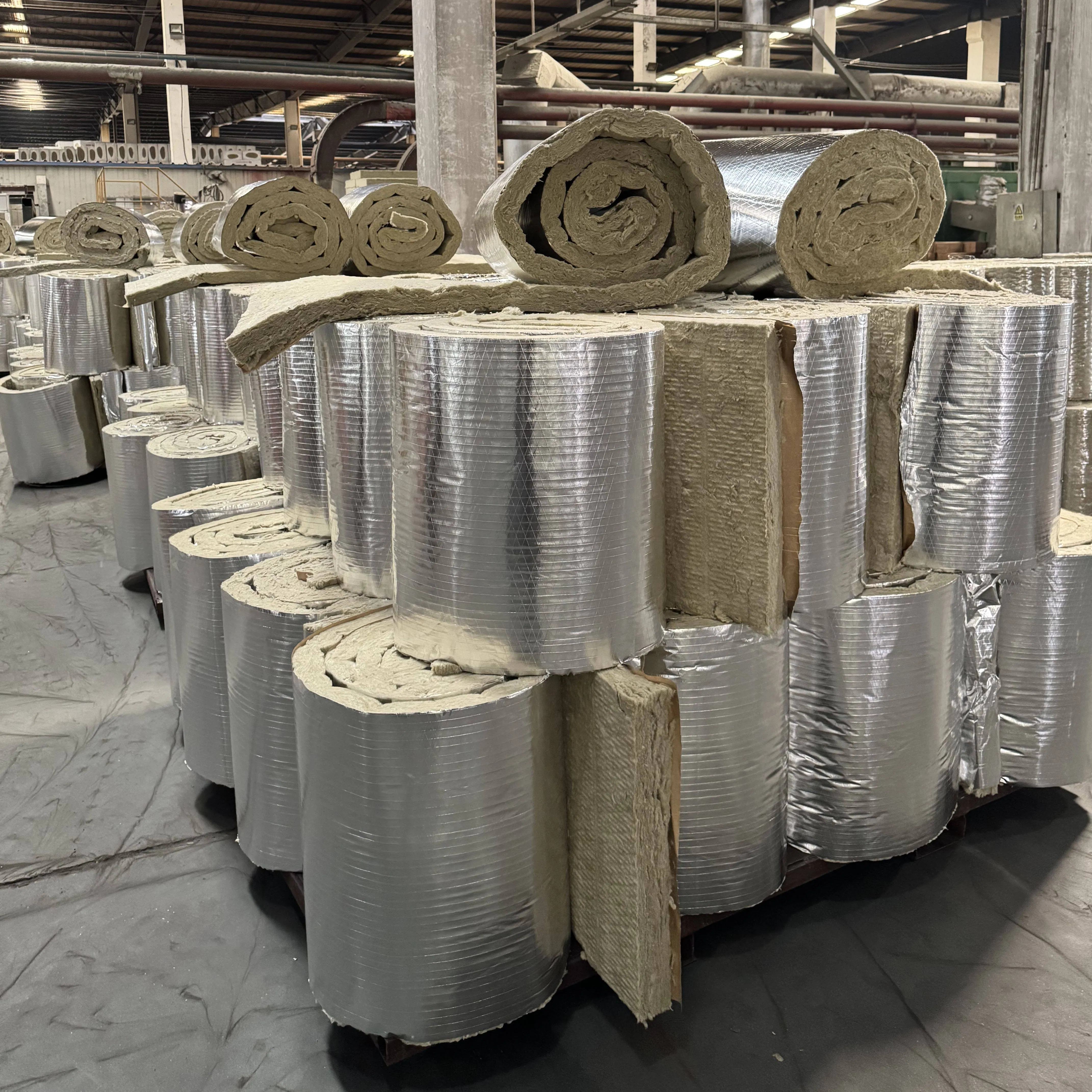 High Temperature Fireproof Basalt Stone Mineral Wool Rock Wool Blanket Roll Felt with Wire Mesh for Power Plant Insulation