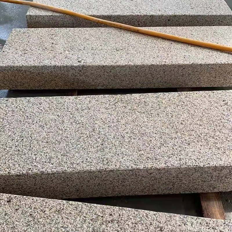 China Yellow G682 Sunset Rust Gold Granite Wall Tiles in Flamed Surface