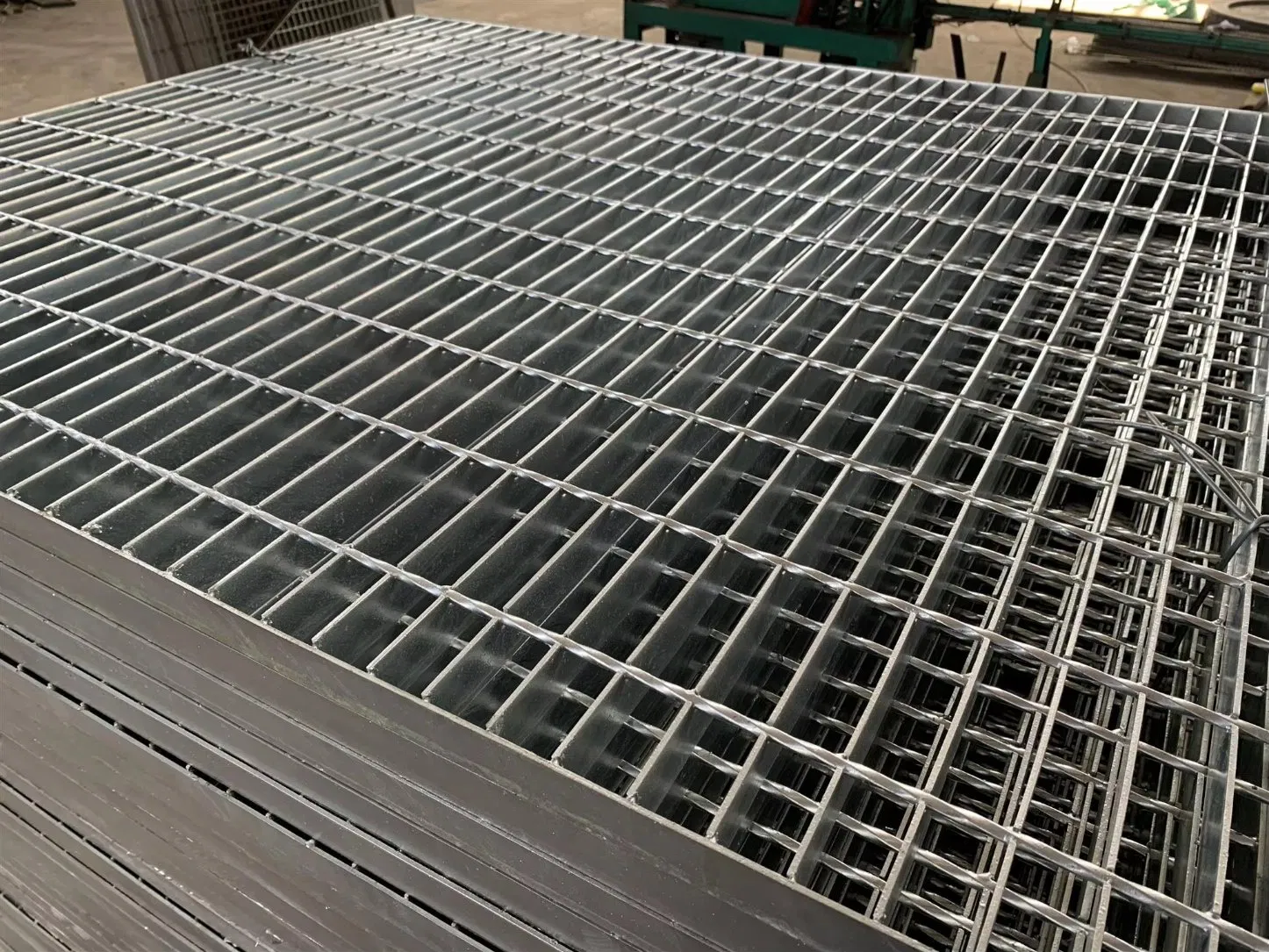 Heavy-Duty Galvanized Steel Grating for Maximum Load Support