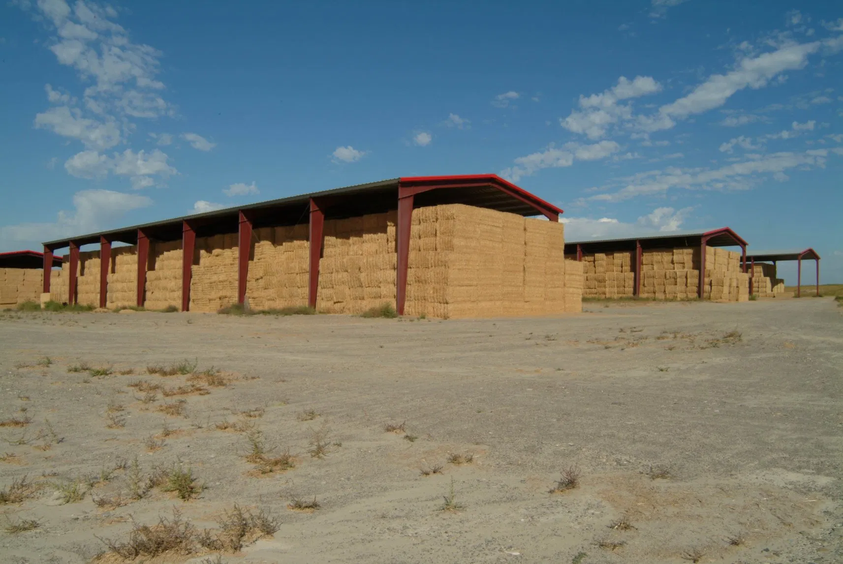 Good Quality Prefabricated Light Steel Frame Structure Barn Building Garage Storage Shed