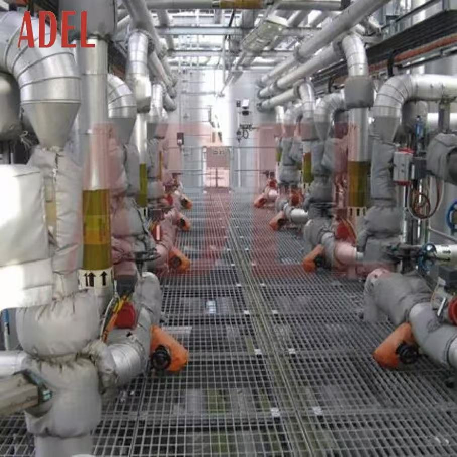 Lightweight Thermal Insulation Jacket for Outdoor Adventures and Sports