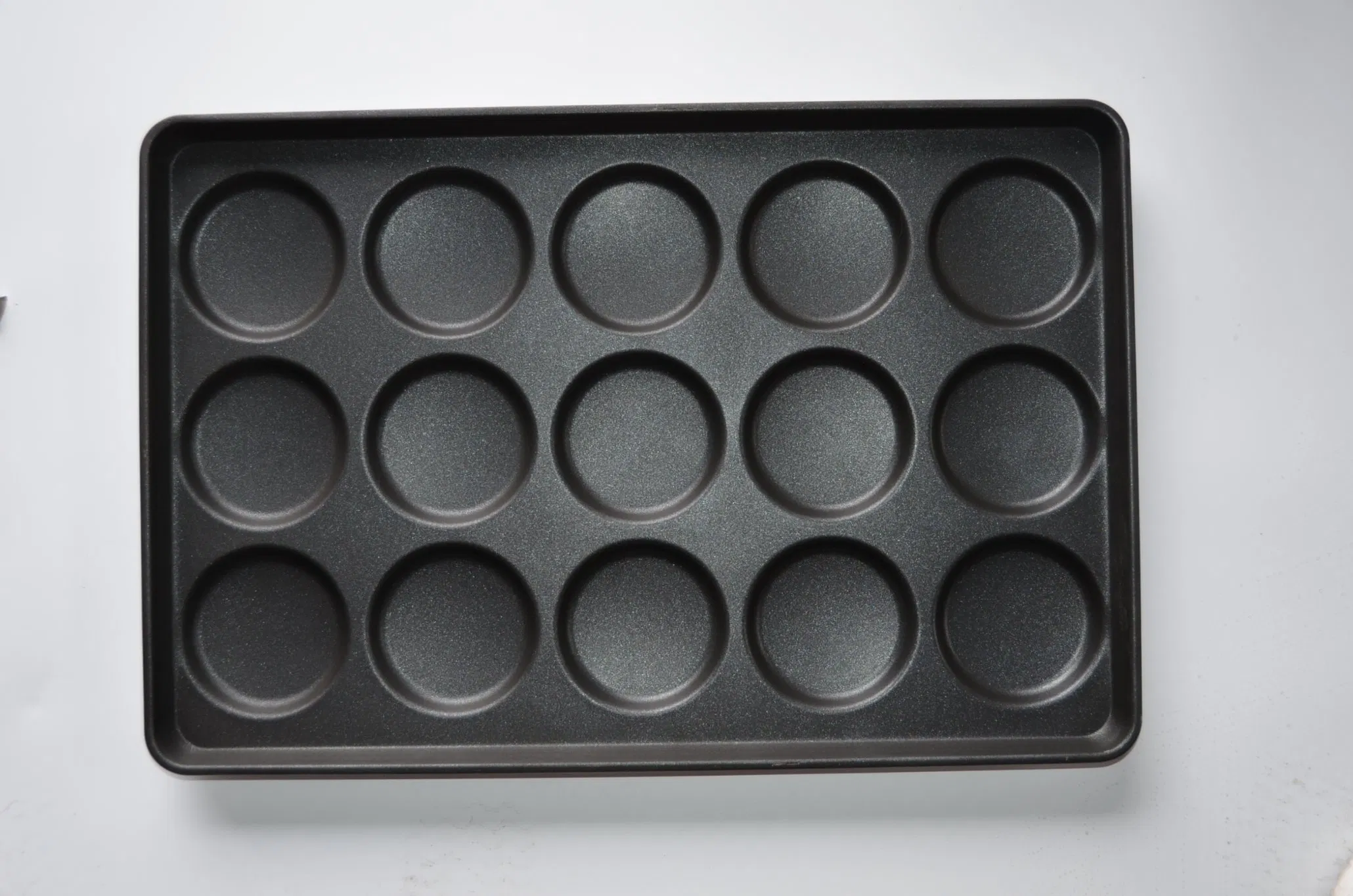 Custom 3.5 / 4 /4.5 /5 Inches Burger Bun Baking Tray with Non-Stick Coating for Bakery Industry