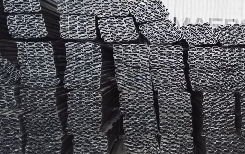 Q235/ Wear and Corrosion Resistant/Hot Rolled Galvanized Section Steel
