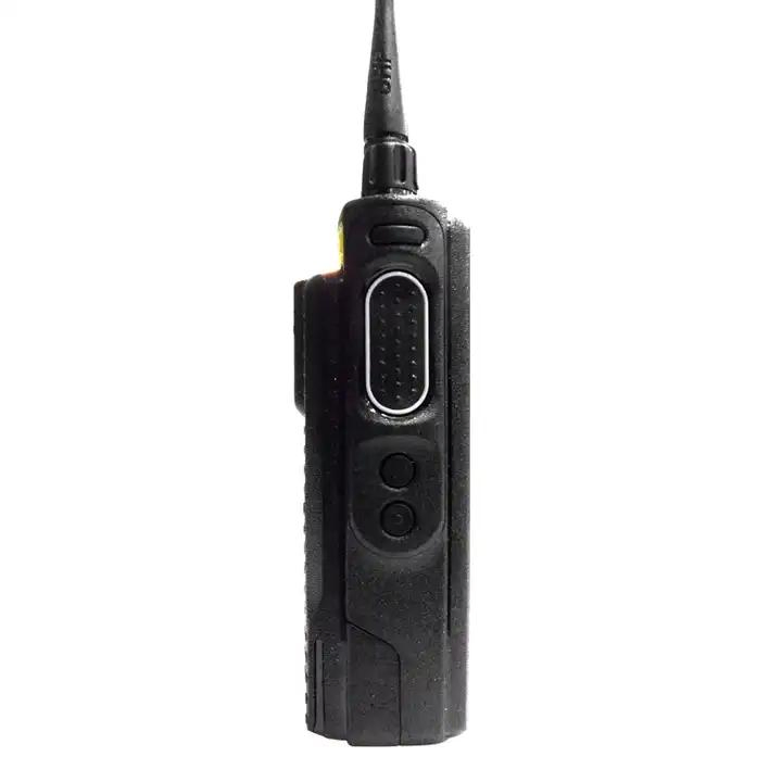 Портативная рация DMR XIR P8660I, дальность до 8 км