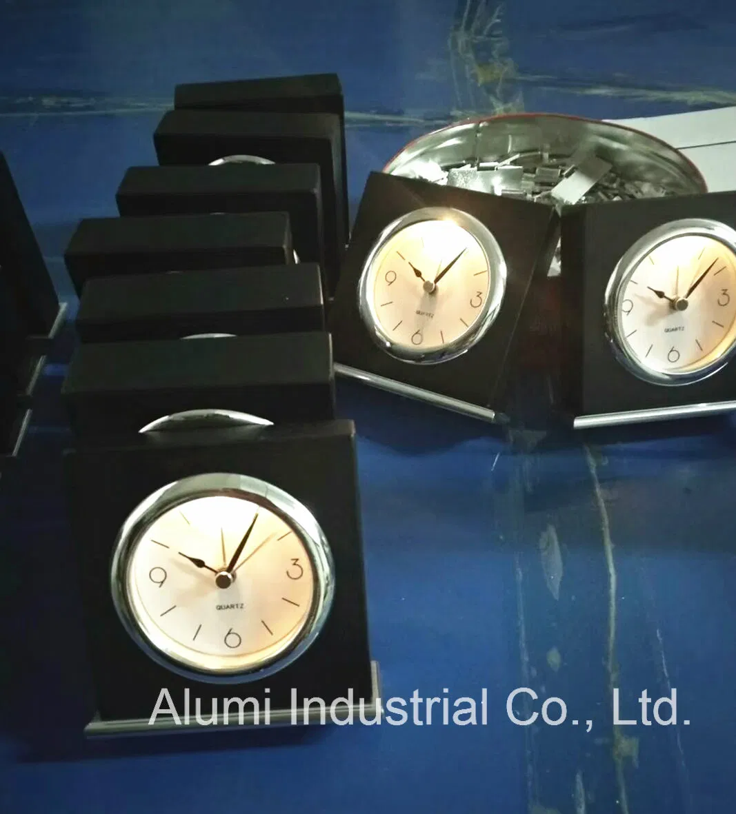 Leather Desktop Clock for Hotel for Hotel Supplies