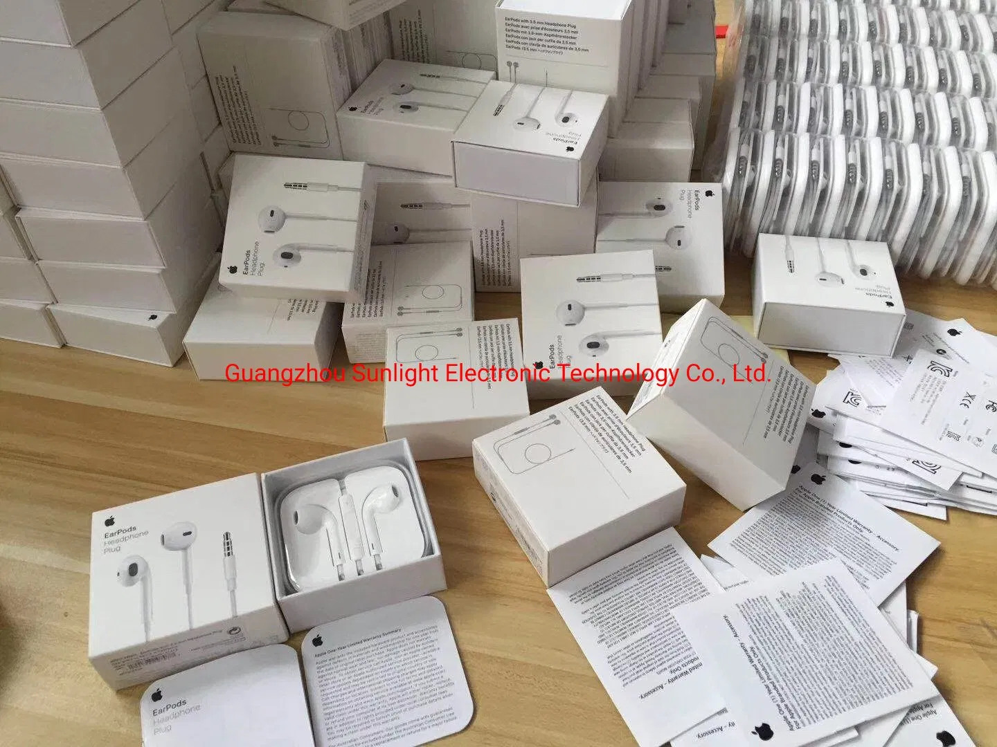 Оригинальные наушники с микрофоном для iPhone 6/6s