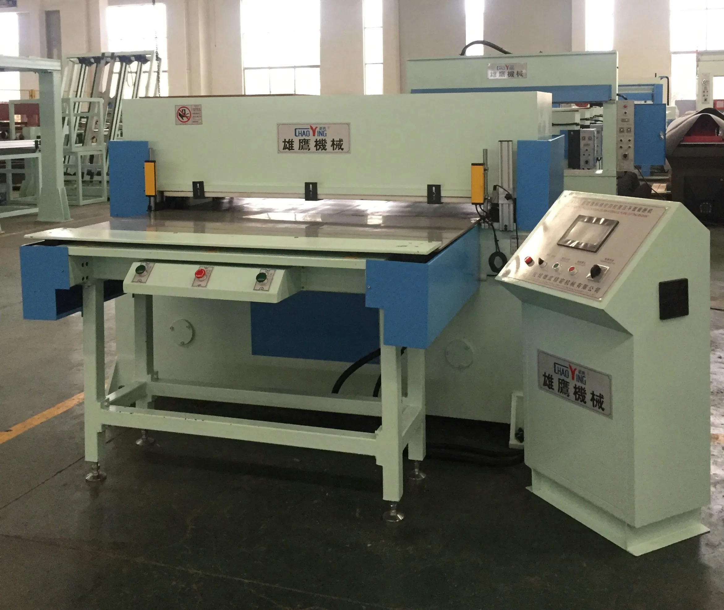 China Manufacture Produce Floor Making Machine for PVC Lvt Spc WPC