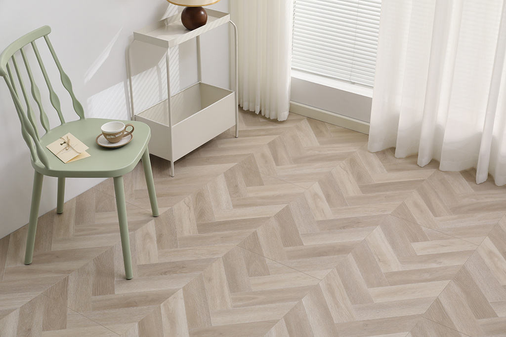 Professional Factory Many Sizes Available Chevron Fishbone Flooring Indoor Hardwood Flooring