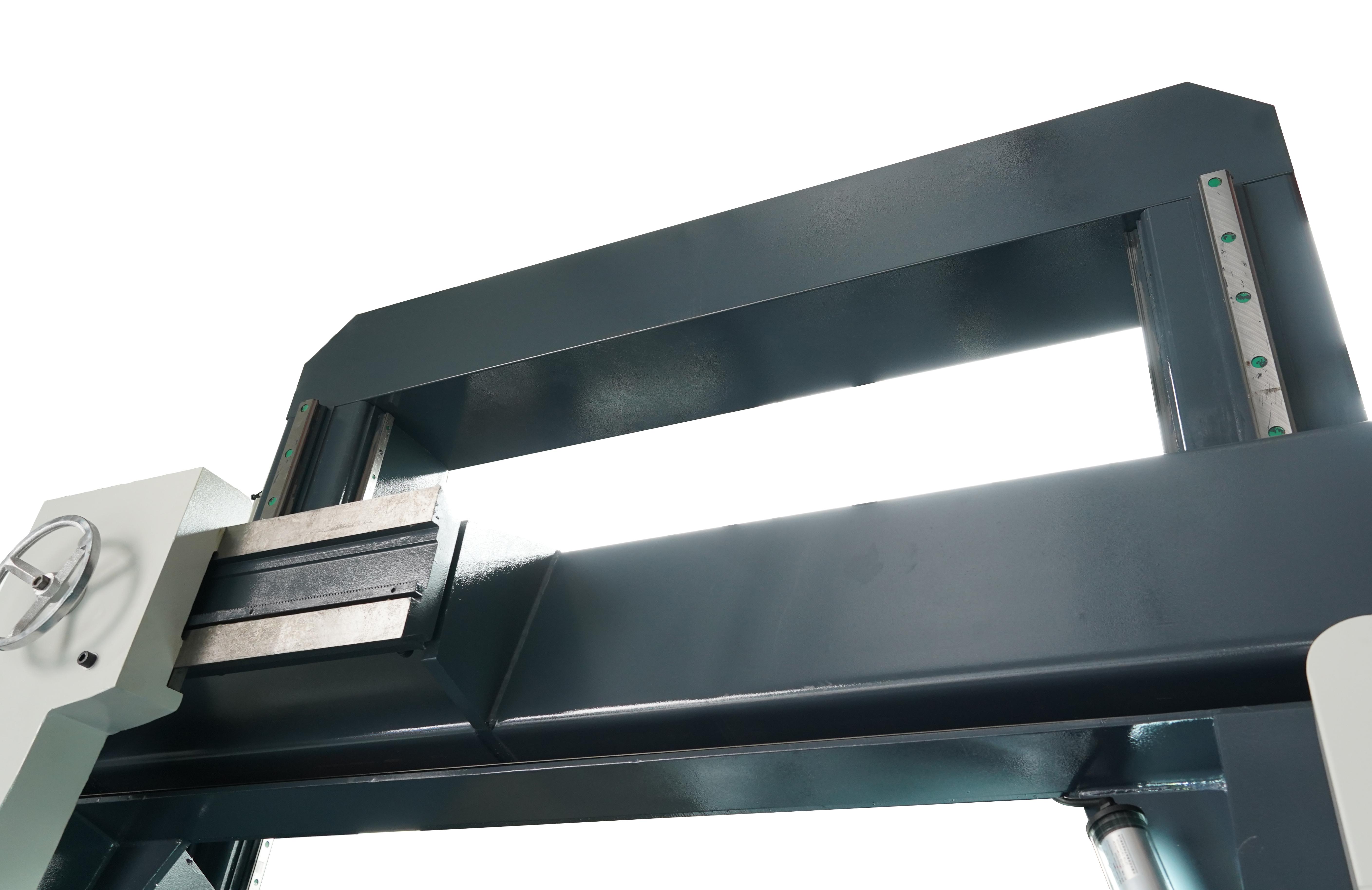 Ленточная пила по металлу полуавтоматическая козловая 1200 мм