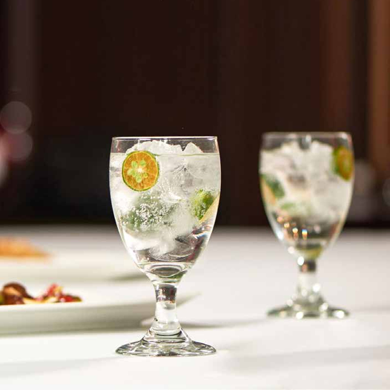 Personalized Clear Goblet Glasses Perfect for Wedding Celebrations