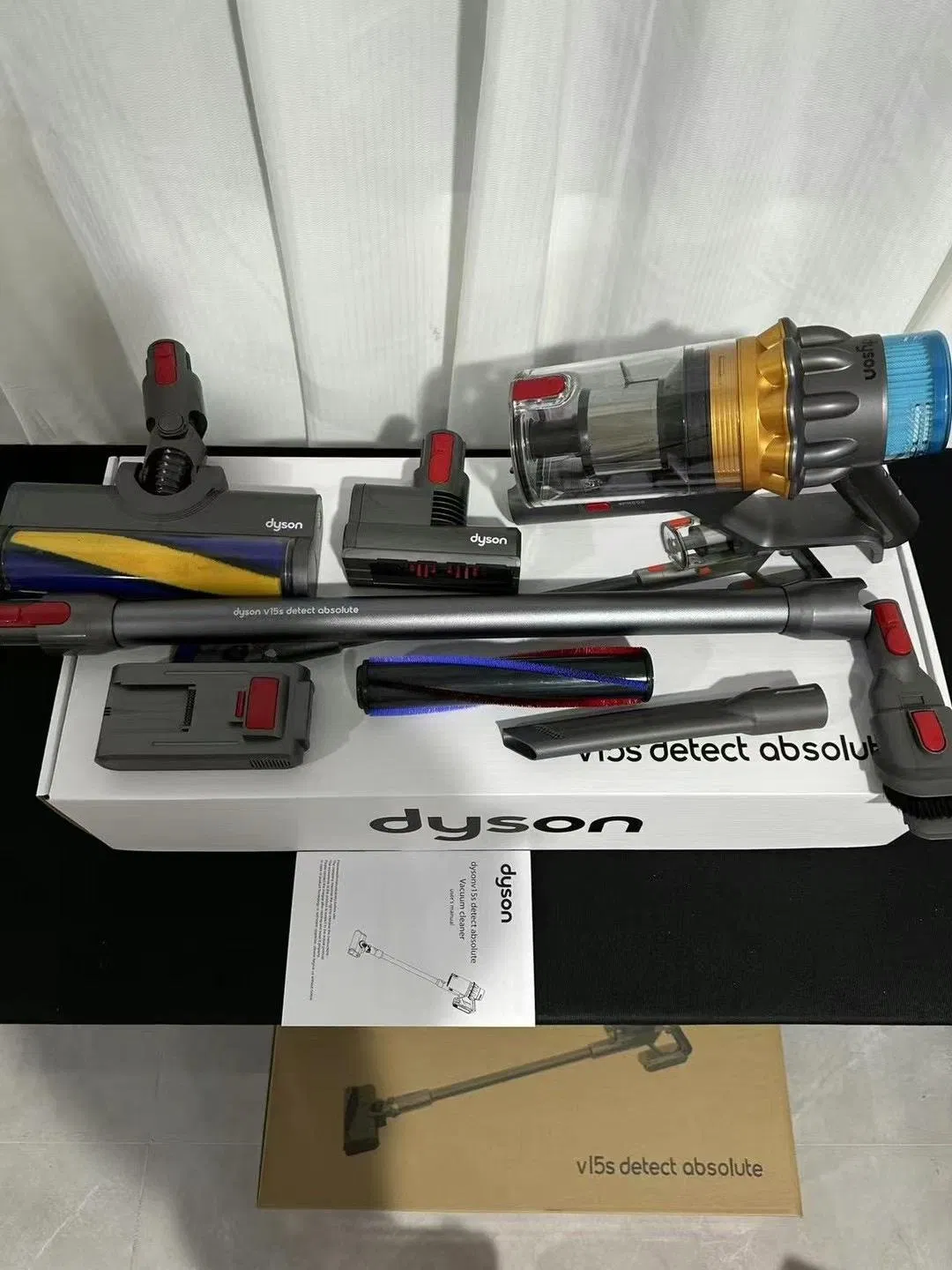 1: 1 Newest V15 V15s Cordless Auto Vacuum Cleaner for Home Cleaning Tool with Fast Shipping