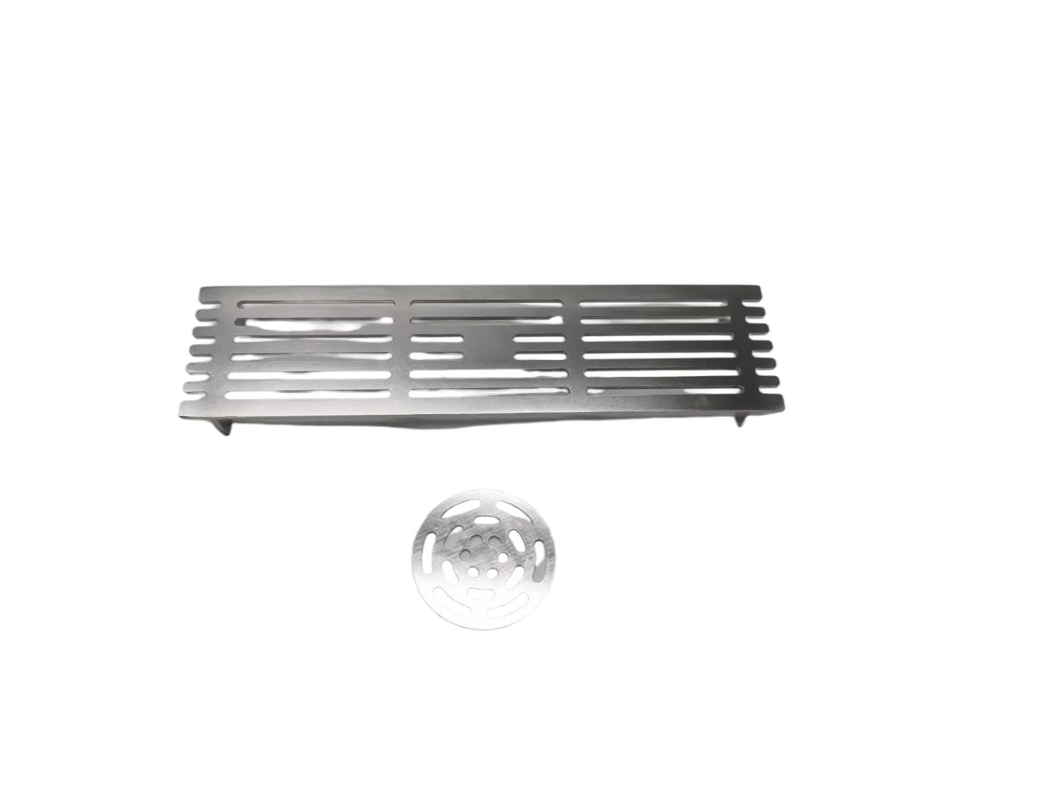 Premium Kitchen Sink with Customizable Odor-Proof Drain in Brushed Silver