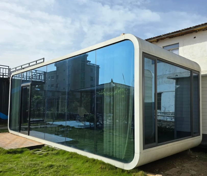 Outdoor Sunroom Apple Cabin Glass House Flat Roof Molding for Villas