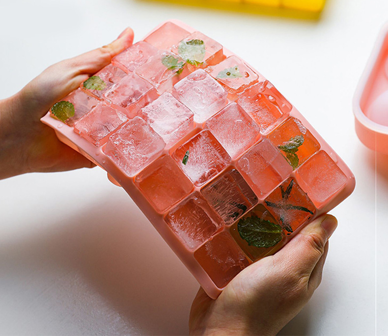 Форма для льда силиконовая квадратная, 24 ячейки