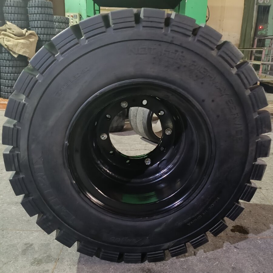 Шина цельнолитая 10.00-20 для погрузчиков Terex Fuchs