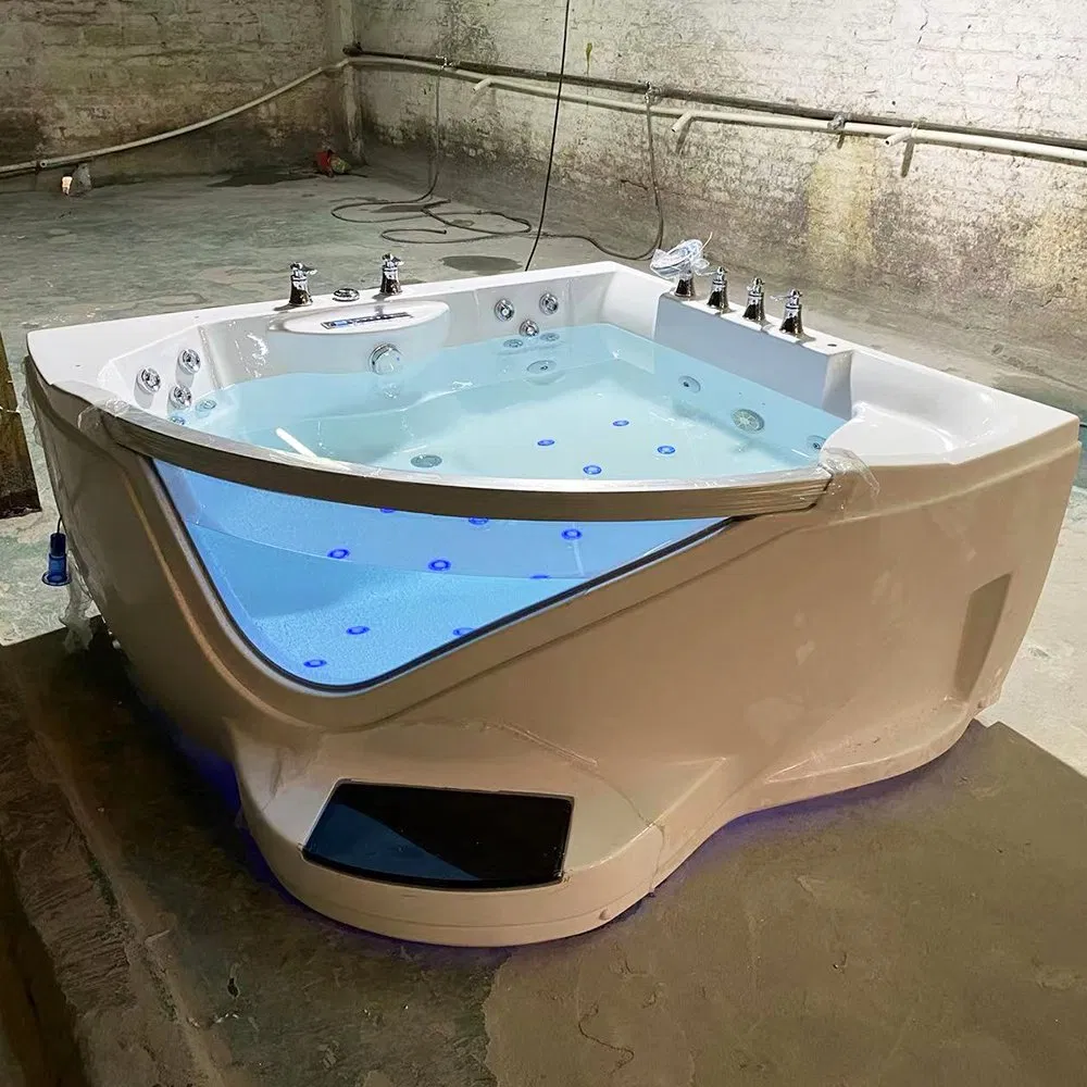 Угловая ванна с гидромассажем 1.5x1.5 м