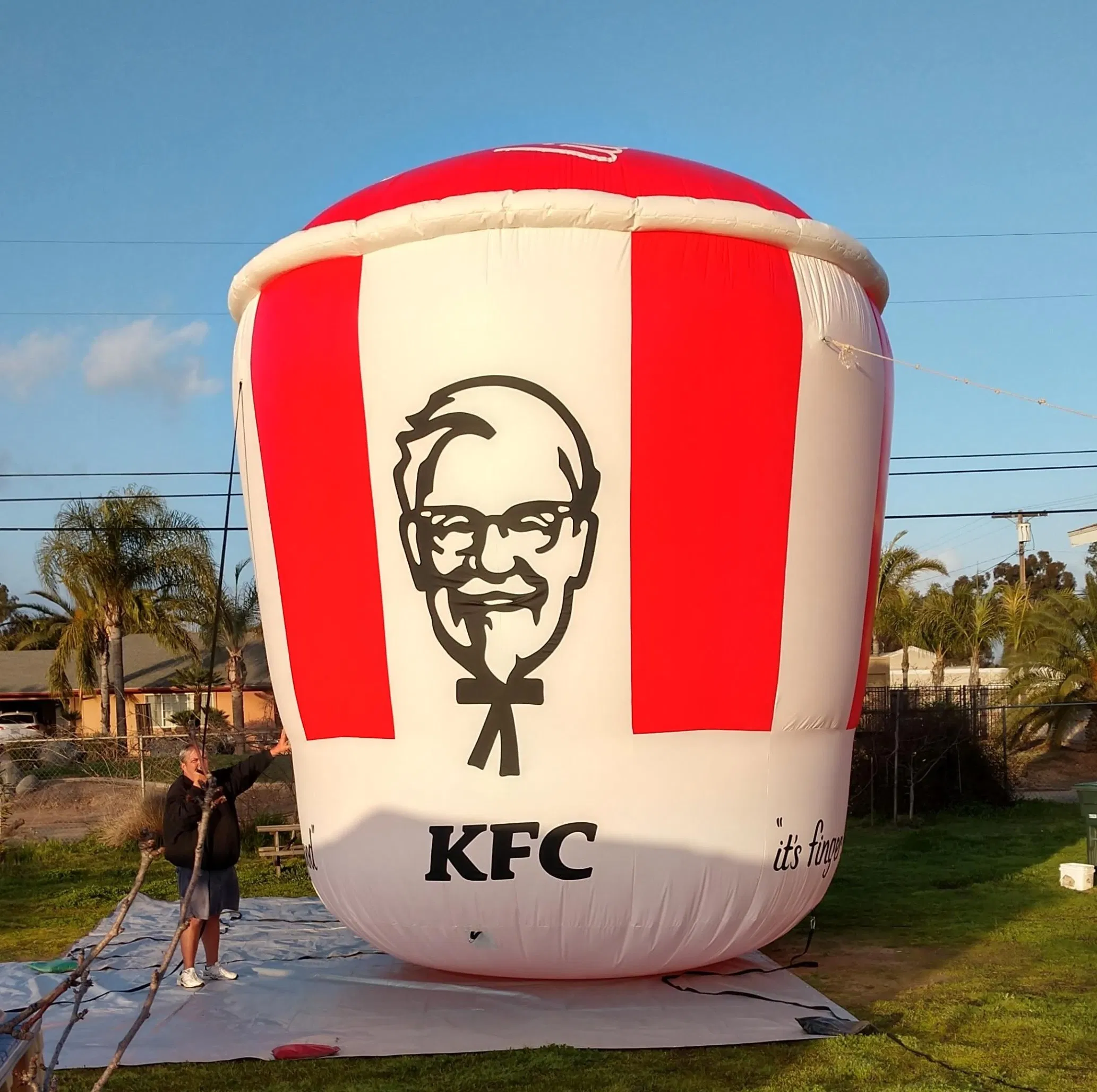 Boyi Food Decoration Inflatable Chicken Bucket Advertising Brand Inflatable Fried Chicken
