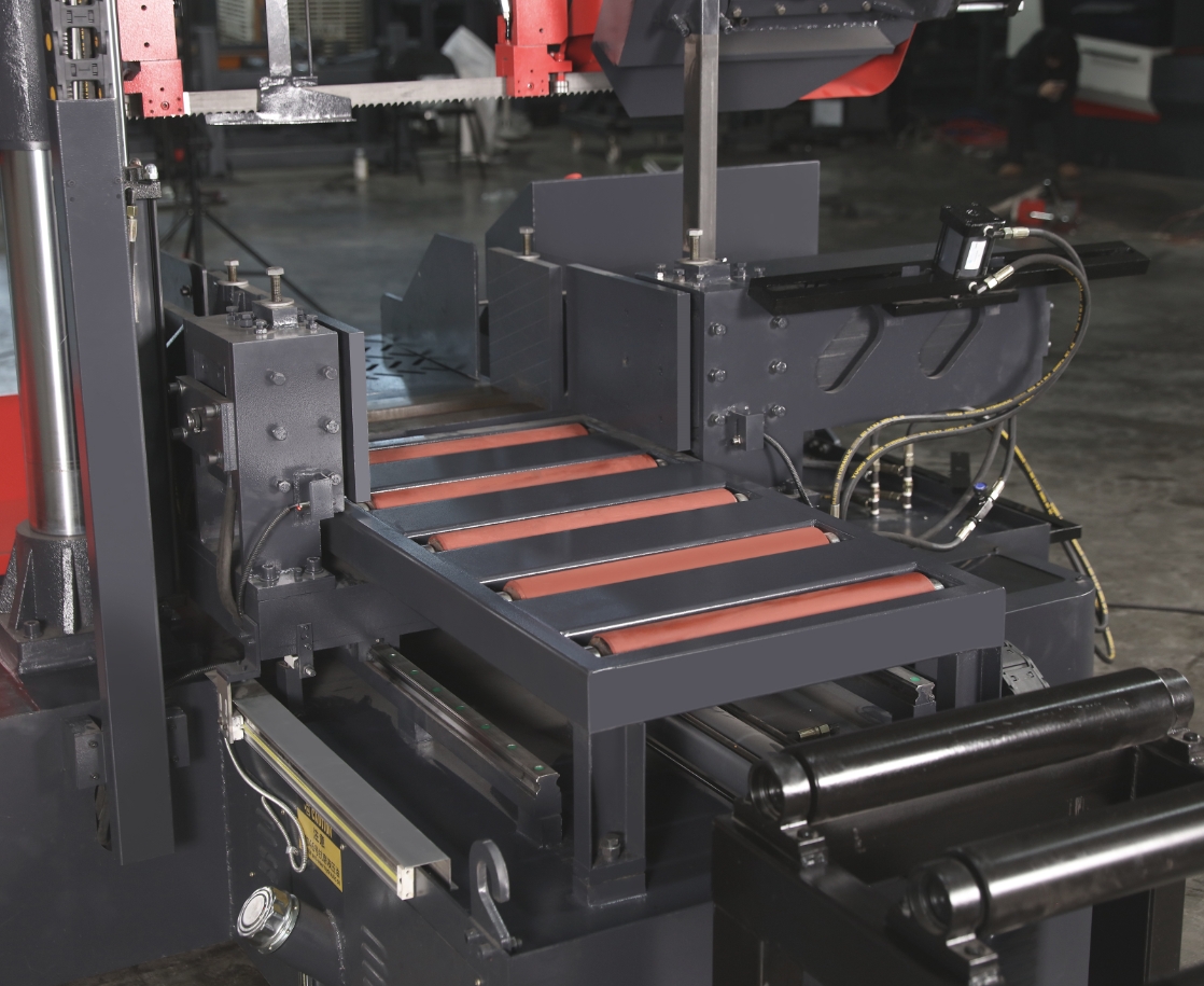 Ленточная пила по металлу полуавтоматическая гидравлическая угловая