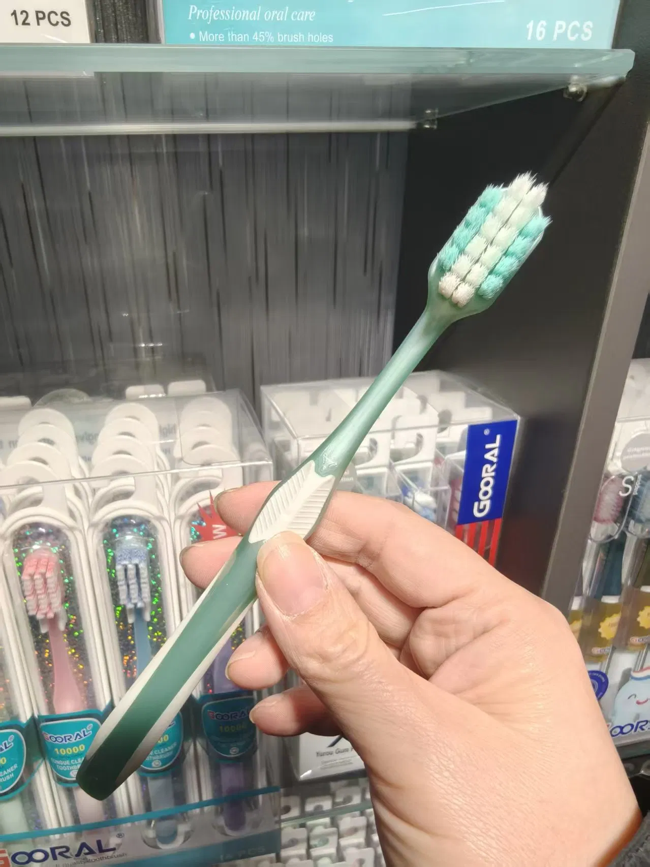 Vibrant Adult Toothbrush for Affordable and Effective Cleaning