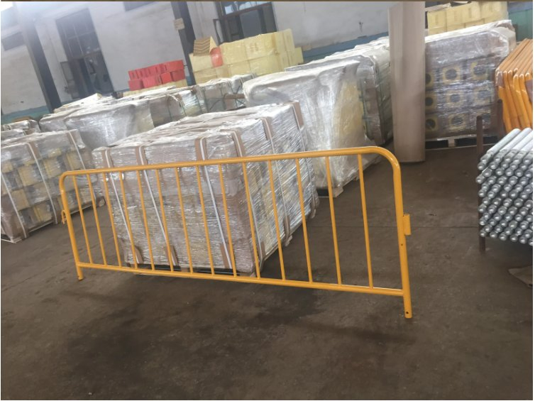 6FT Removable Crowder Barrier Temporary Fence 3D Iron Road Safety Barrier Waterproof Road Traffic Crowd Control Barrier Steel Fence