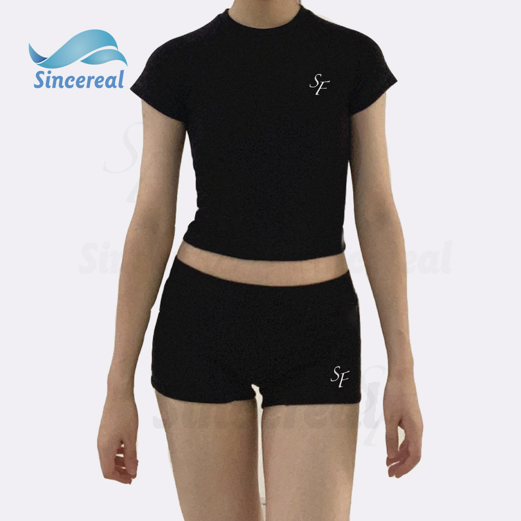 Костюм спортивный женский с вышивкой и логотипом