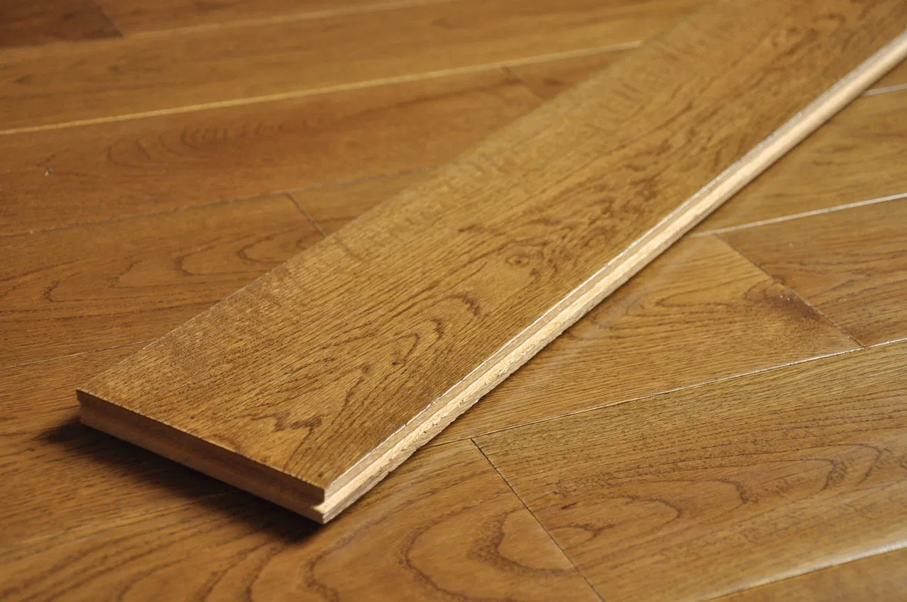 Handscraped Amber Color Oak Flooring Solid Wood Flooring Oak Hardwood Flooring