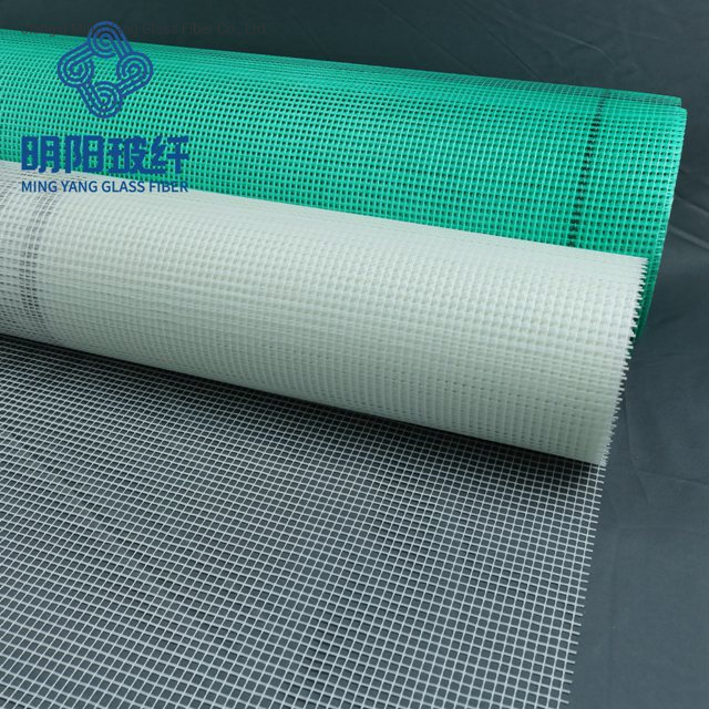 White Fiberglass Mesh Waterproofing for Roof 145GSM 5X5mm 14.3cmx50m