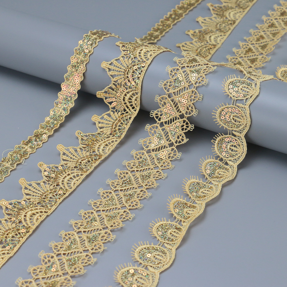 Лента черная с золотой отделкой вышивка блестками кружевом