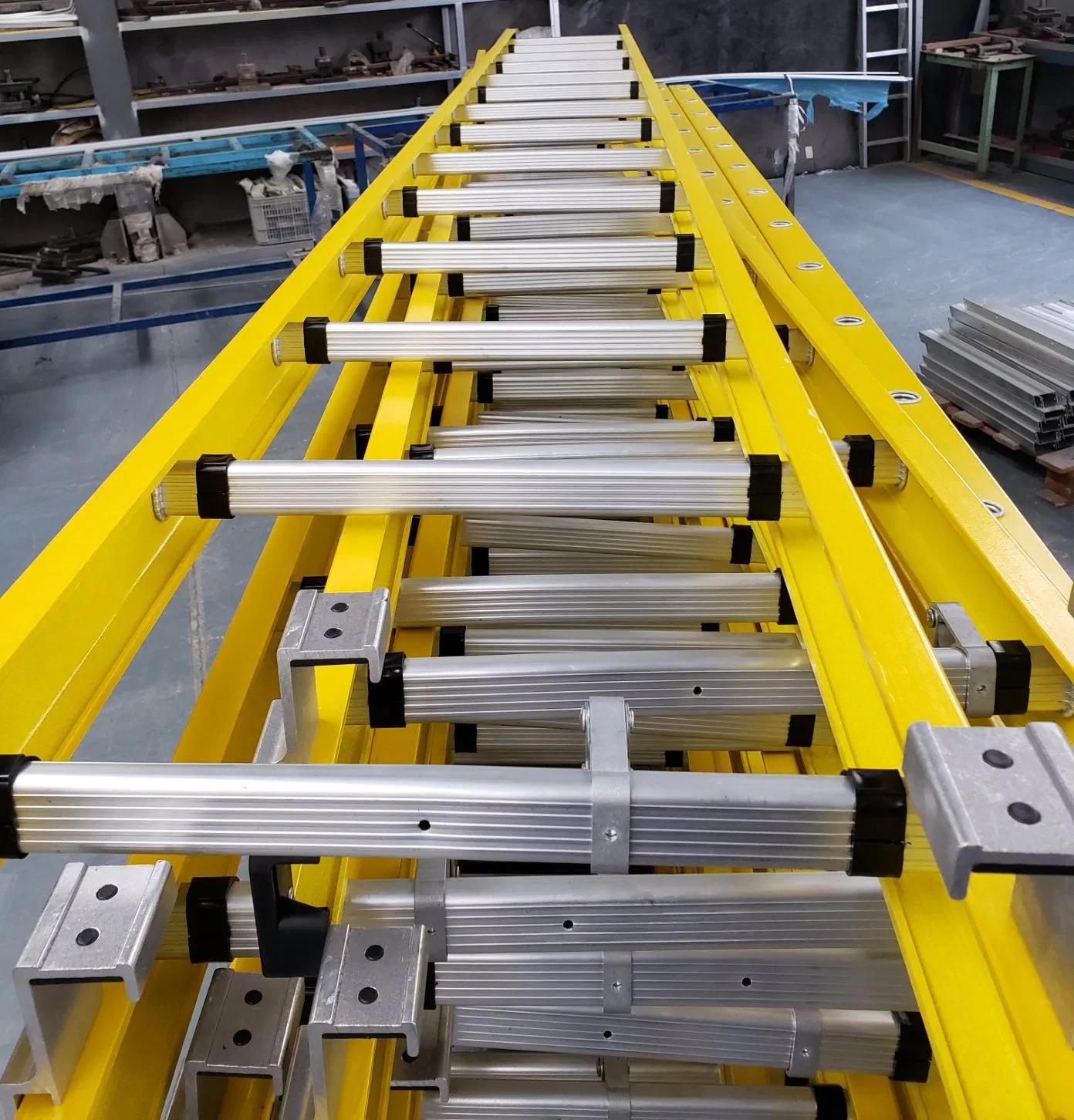 28FT Telescopica De Fibra De Vidro/ Fiberglass Ladder China Manufacturer