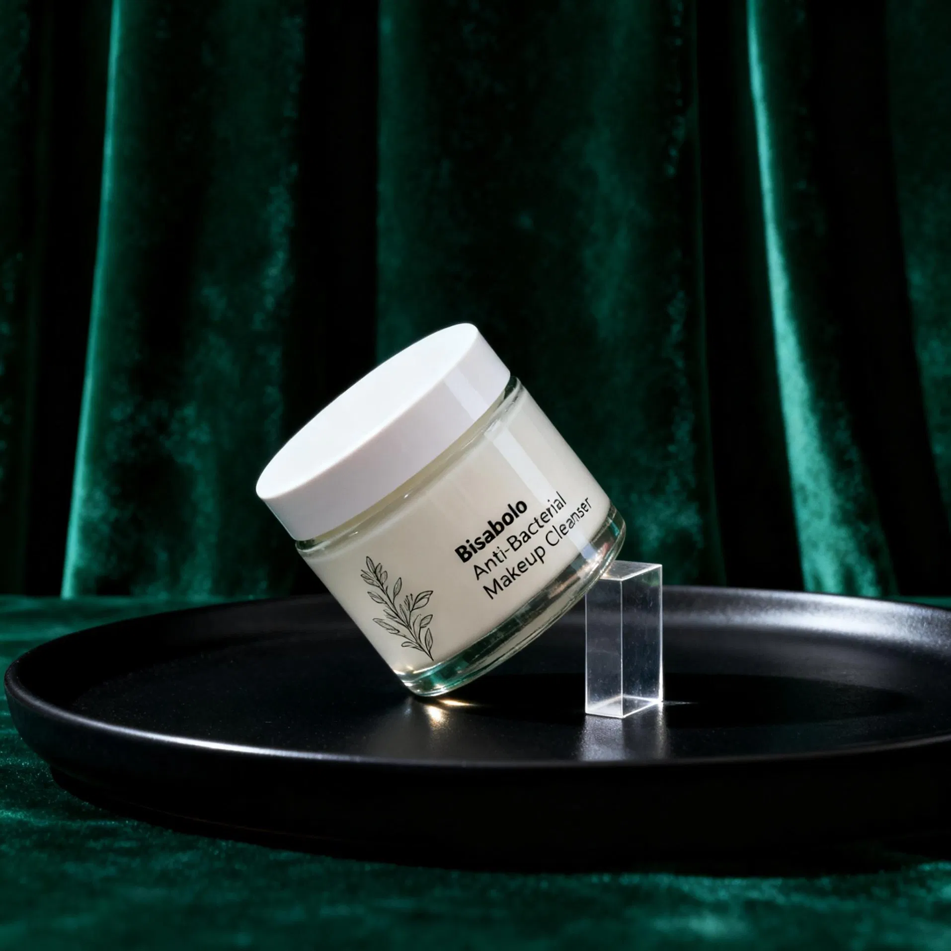 Clinic Formulated Anti-Pollution and Soothing Face Cleanser with Moringa Oil and Bisabolol for Therapeutic Care