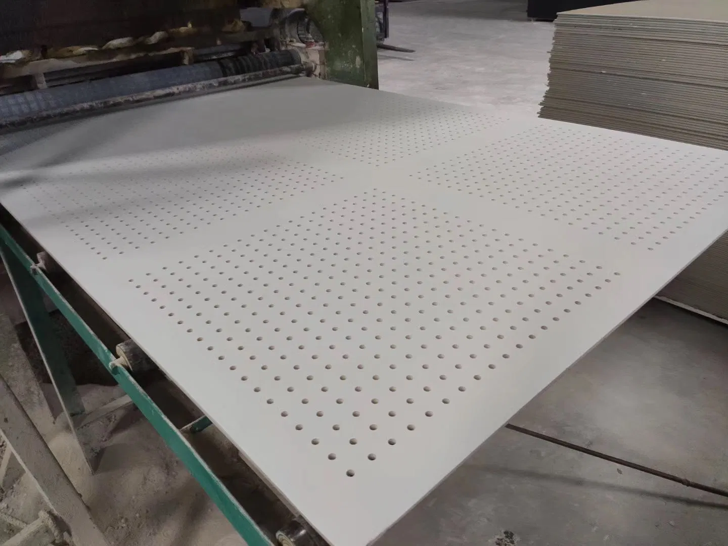 12mm Thickness Perforated Gypsum Board Use for Ceiling