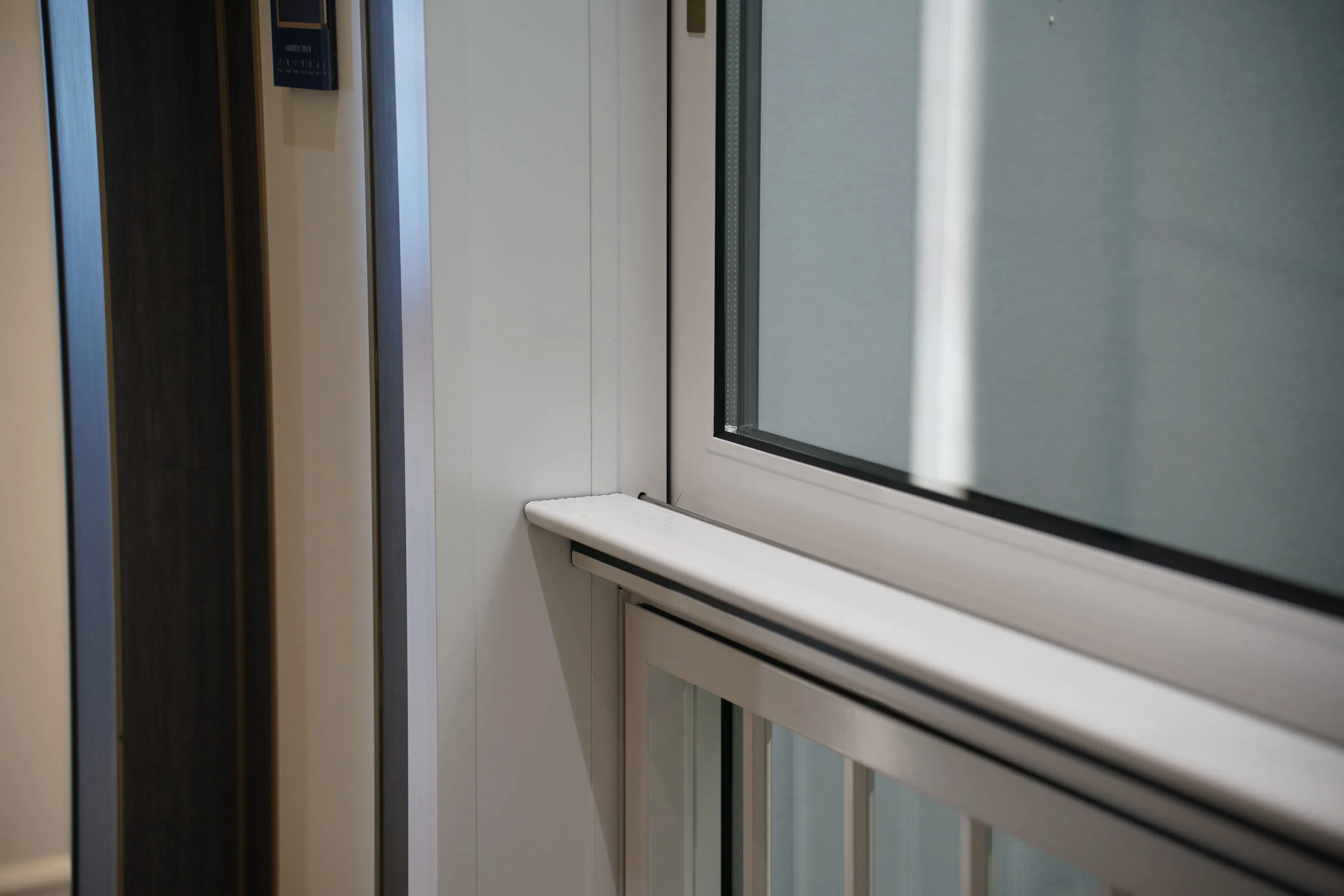 White Aluminum Sliding Window Double Tempered Glass