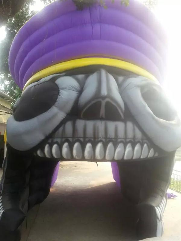 2023 New Skull One Eye Pirate Custom Inflatable Blast Tunnel for Sale