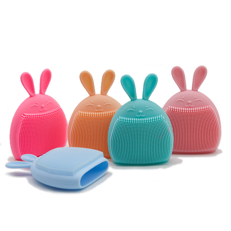 Ultra-Gentle Silicone Facial Brush for Deep Daily Cleansing