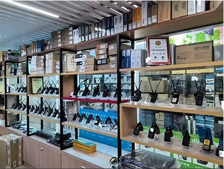 4G LTE Dmr Two Way Radio UHF VHF GPS Poc Smartphone Walkie Talkie