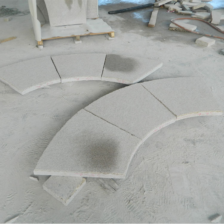 Bush-Hammered Finish Yellow Rusty Granite G682 Curbstone for Patio Pavers