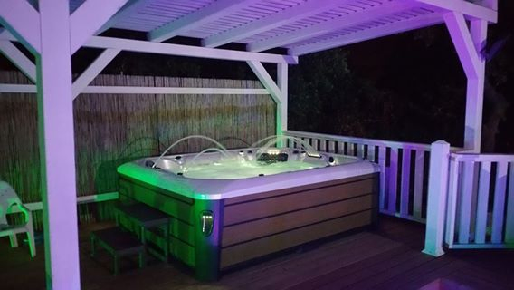 Sunrans Whirlpool SPA Massage Bathtub Luxury Hydropool Swim SPA Outdoor Balboa Hot Tub for 8 Person