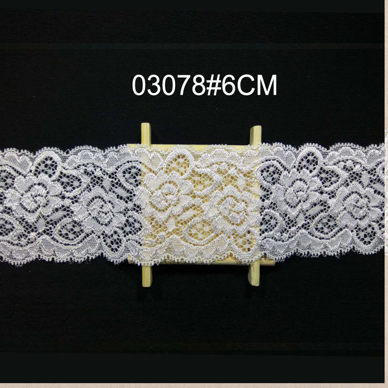 Кружево эластичное узкое с цветами 6.8 см