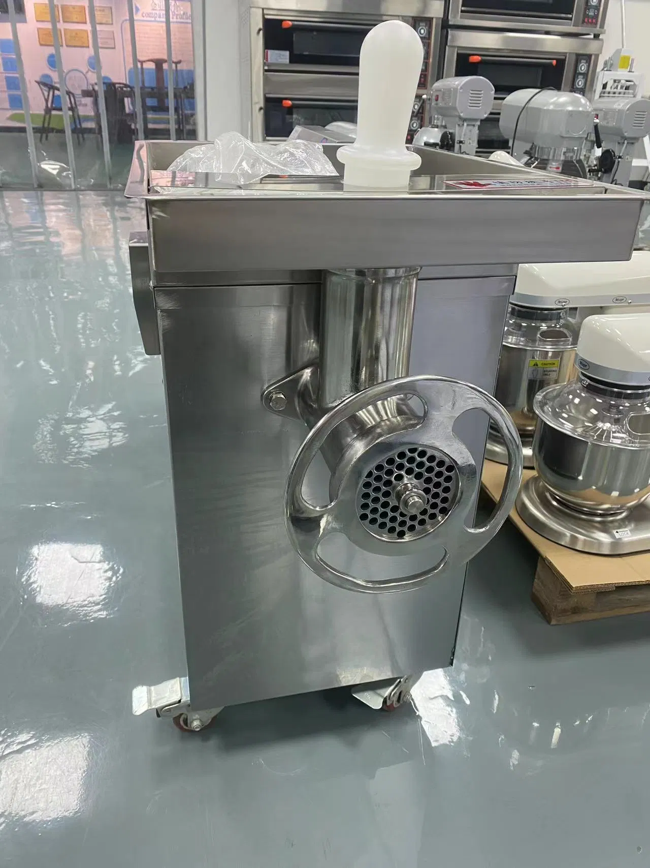 Heavy-Duty Electric Meat Grinder for Home and Commercial Use