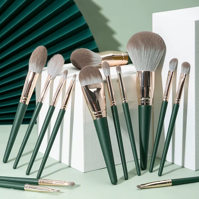 Makeup Brush Set 14PCS Premium Cosmetic Brush Foundation Blush Concealer Eyeshadow Eyebrow Highlight Green Make up Brush