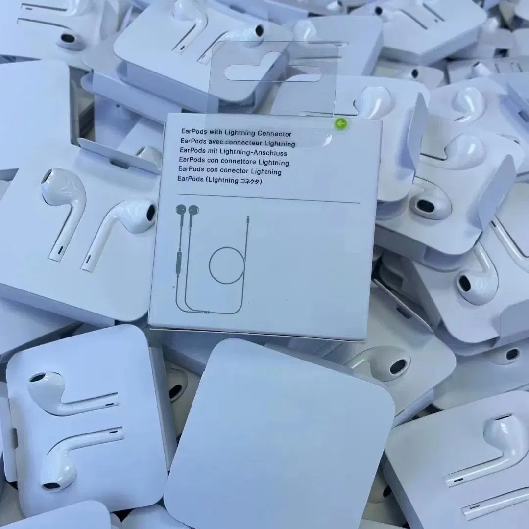 Проводные наушники EarPods с Lightning для iPhone