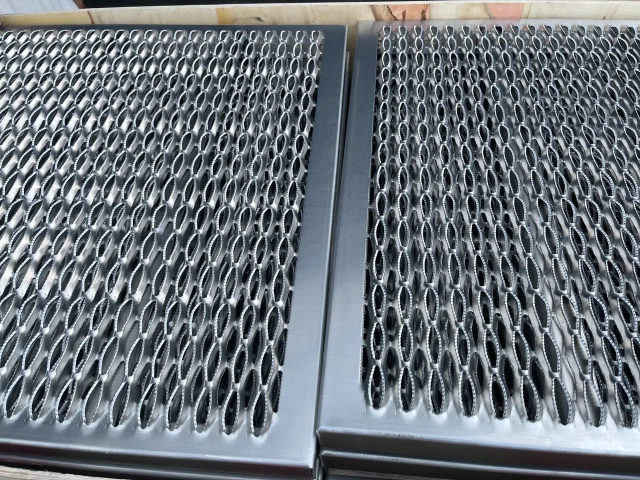 Perforated Plank Grating Deck Safety Panel Walkway