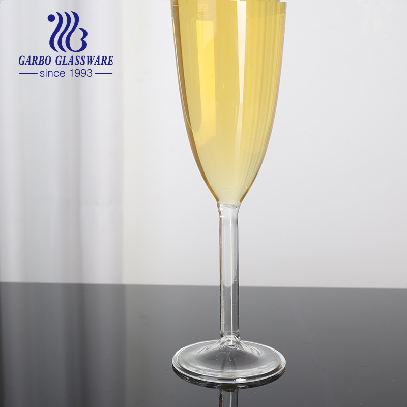Elegant Borosilicate Champagne Glass for Celebrations and Gifts
