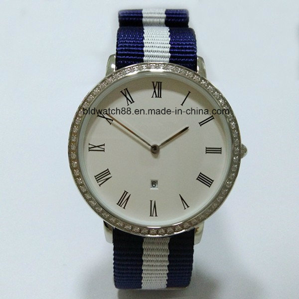 Customized Promotional Fashion Crystal Alloy Wrist Watch for Ladies Women Gift