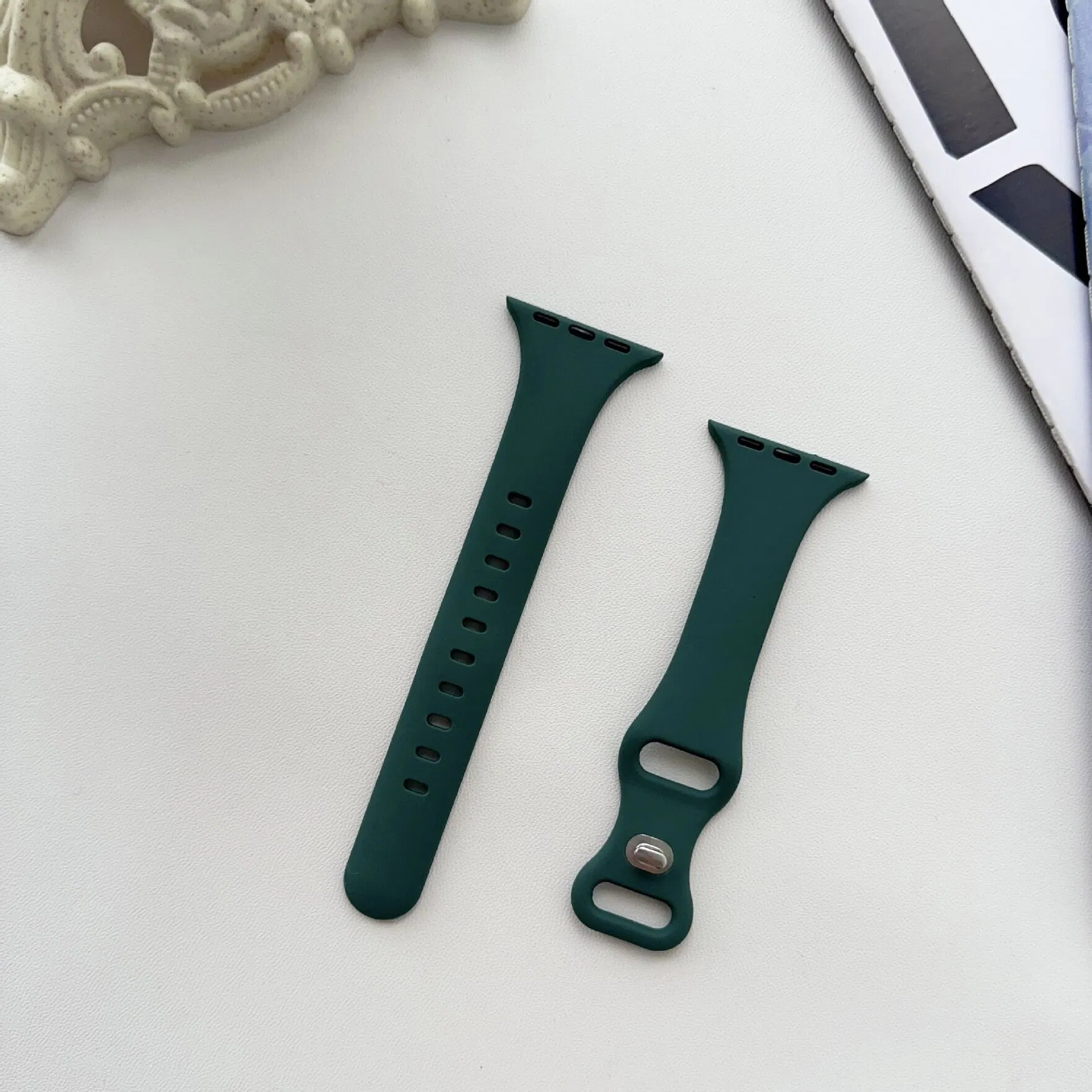 Hot Popular Waterproof Soft Lightweight Suitable Silicone Watch Wrist Bracelet for Apple Watch Series 38mm 45mm