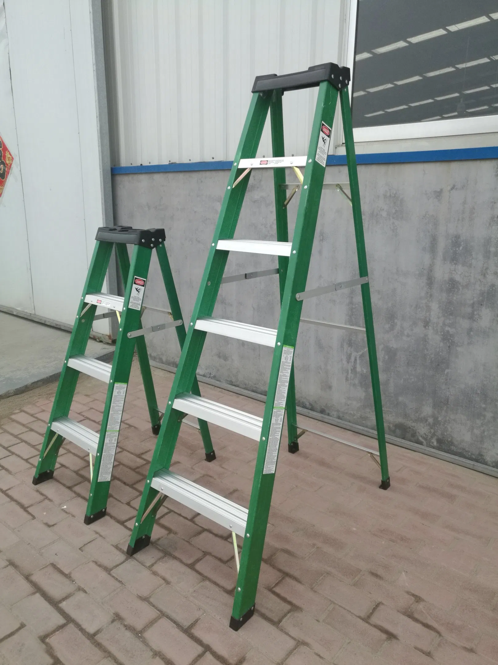 Insulated and Corrosion Resistant Ladder for Sale at Factory Price